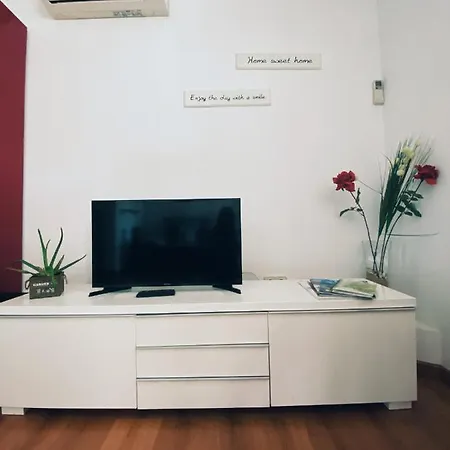 Old Town In Apartment Gerona